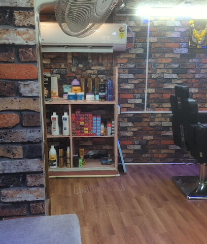 In Style Unisex Saloon