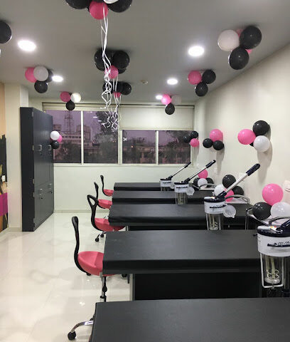 Lakmé Academy Pune FC Road Shivajinagar