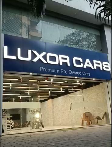 Luxor cars