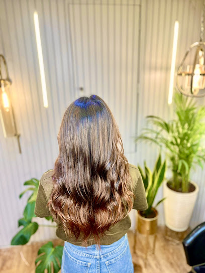 Niks International Salon