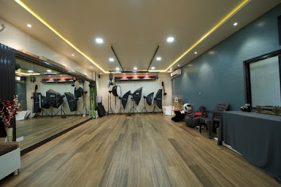 Photography Studio On Rent ( Cubic Studio )