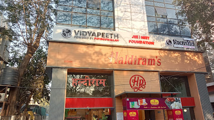 Physics Wallah (PW) Vidyapeeth Coaching Center Pune (FC Road) I IIT JEE, NEET Classes