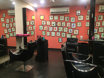 TOTALLY TWISTED SALON